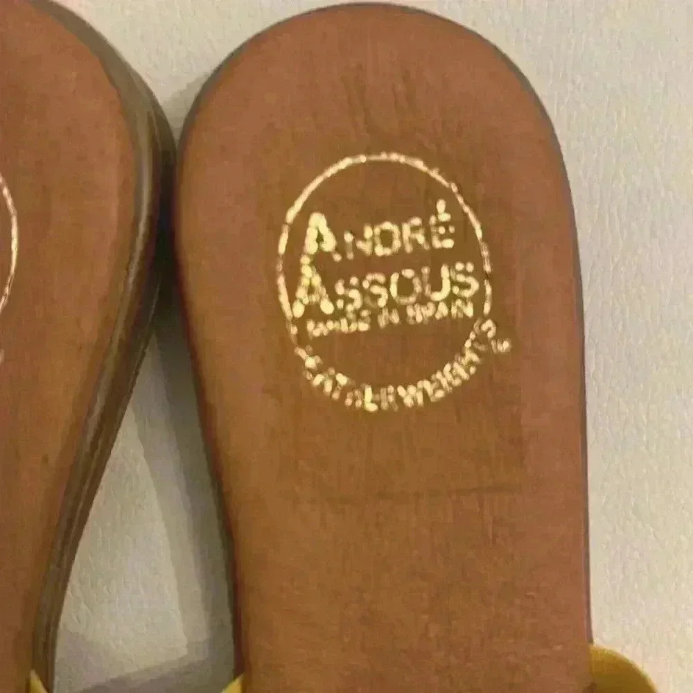 NWOT. Andre Assous Featherweight Women’s sandals. Yellow. Size 10 Made i… - Picture 4 of 7